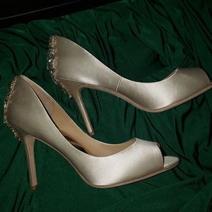 Badgley mischka nilla satin hills